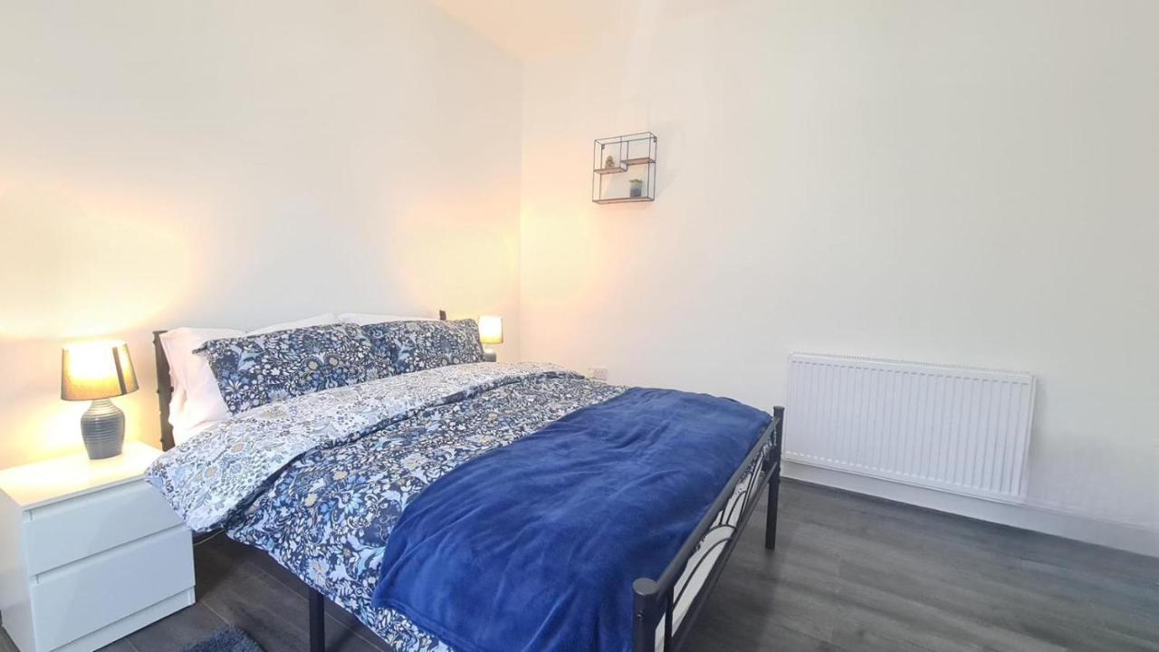 Cosy Room In Manor Park 런던 외부 사진